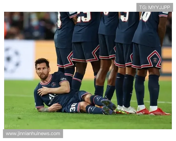 曼城逆转巴黎夺欧冠，梅西惊艳表现引球迷热议