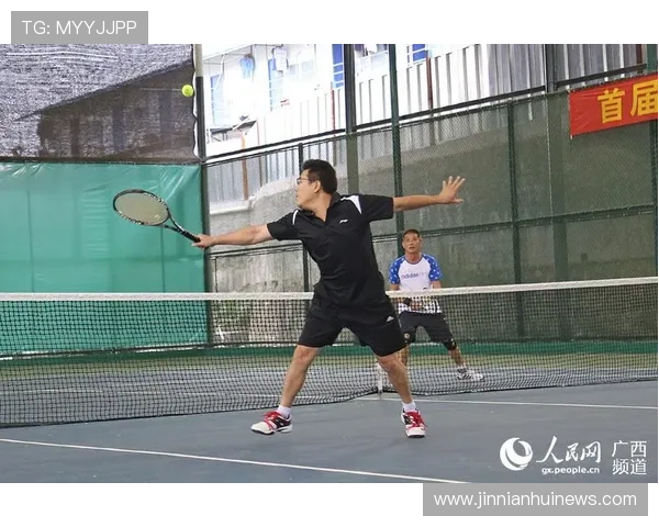 网球世界最新赛事动态揭晓顶尖选手激烈对决精彩瞬间